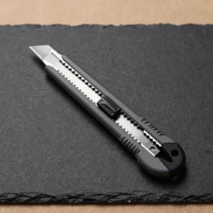 Heavy-Duty Retractable Utility Knife